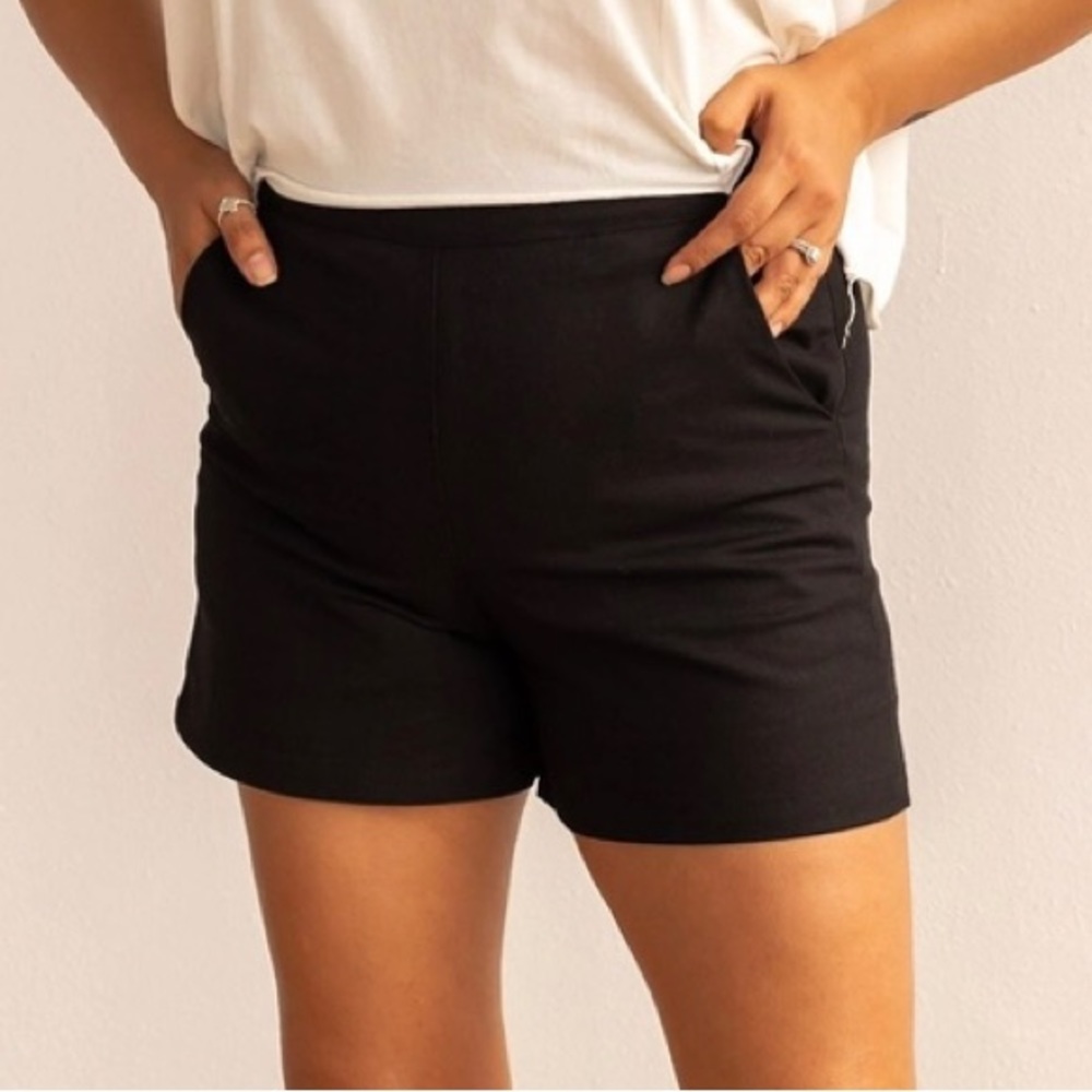 Black Plain Front Linen Shorts with Pockets Size  3X - Picture 3 of 4